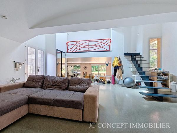 Maison 240 m² avec dépendances