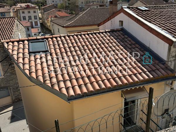 MAISON D'ANGLE, 97M² HAB, JARDIN SURELEVE NON ATTENANT, JOLIE VUE, PROCHE COMMODITES