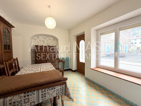 MAISON D'ANGLE, 97M² HAB, JARDIN SURELEVE NON ATTENANT, JOLIE VUE, PROCHE COMMODITES