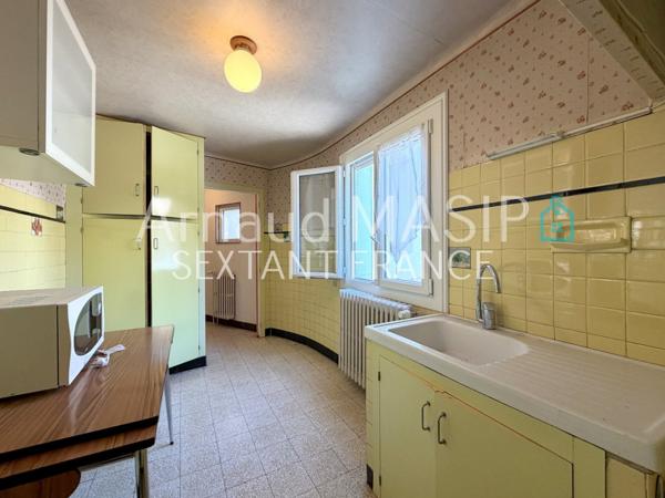 MAISON D'ANGLE, 97M² HAB, JARDIN SURELEVE NON ATTENANT, JOLIE VUE, PROCHE COMMODITES
