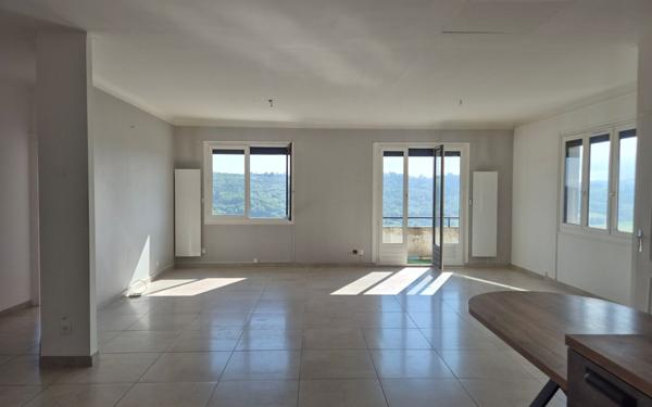Appartement à vendre    4 pièces • 85,73 m2 Saint-Genest-Lerpt