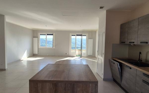 Appartement à vendre    4 pièces • 85,73 m2 Saint-Genest-Lerpt