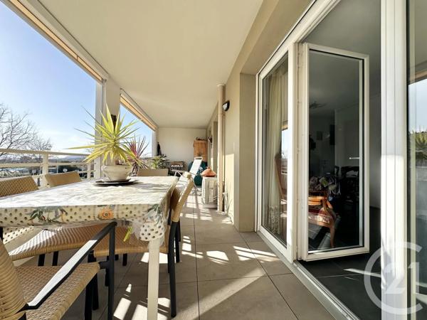 Appartement F3 à vendre  3 pièces - 85 m 2   ST CYR SUR MER  - 83