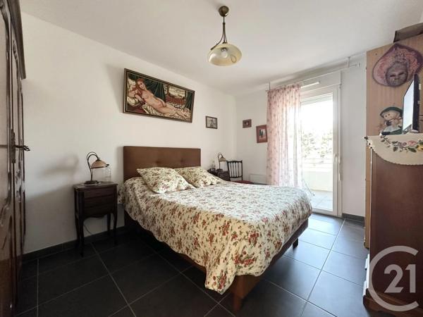 Appartement F3 à vendre  3 pièces - 85 m 2   ST CYR SUR MER  - 83