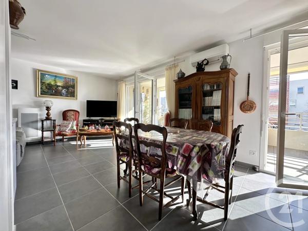 Appartement F3 à vendre  3 pièces - 85 m 2   ST CYR SUR MER  - 83