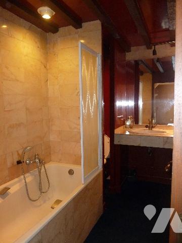 Maison charme 8 pp, 220m2,  village avec commerces et écoles,