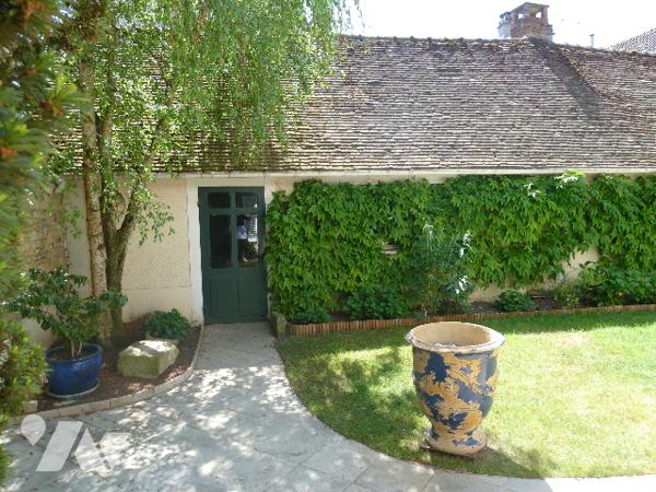 Maison charme 8 pp, 220m2,  village avec commerces et écoles,