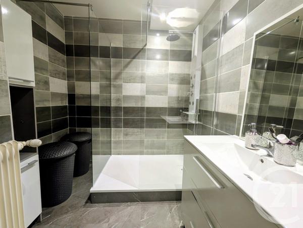 Appartement F3 à vendre  4 pièces - 73,70 m2 FAGNIERES - 51