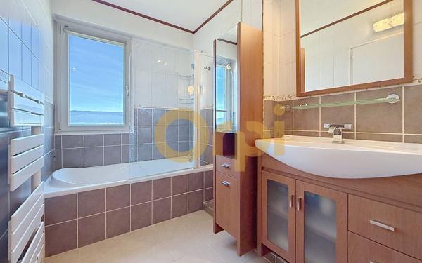 Appartement à vendre    4 pièces • 103,77 m2 Saint-Julien-en-Genevois