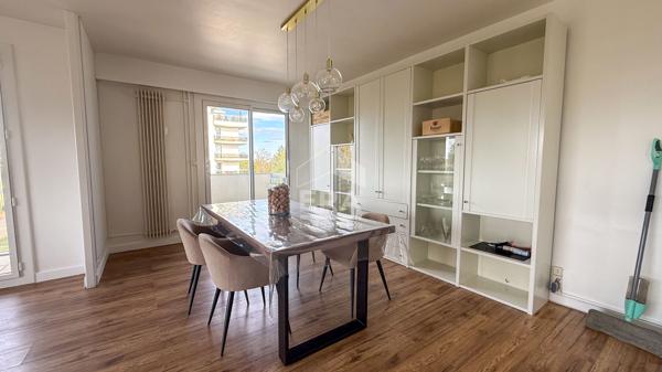 Appartement avec balcons et parking ? Avenue du Président Kennedy ? 63.90 m2