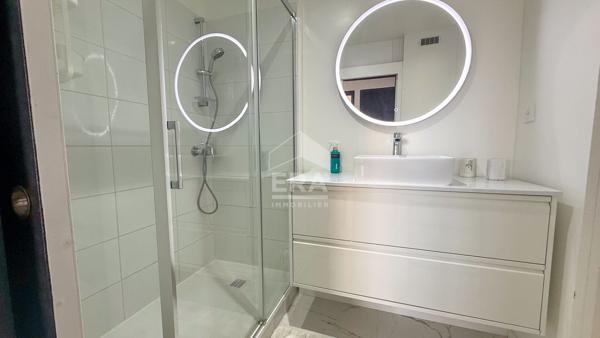 Appartement avec balcons et parking ? Avenue du Président Kennedy ? 63.90 m2