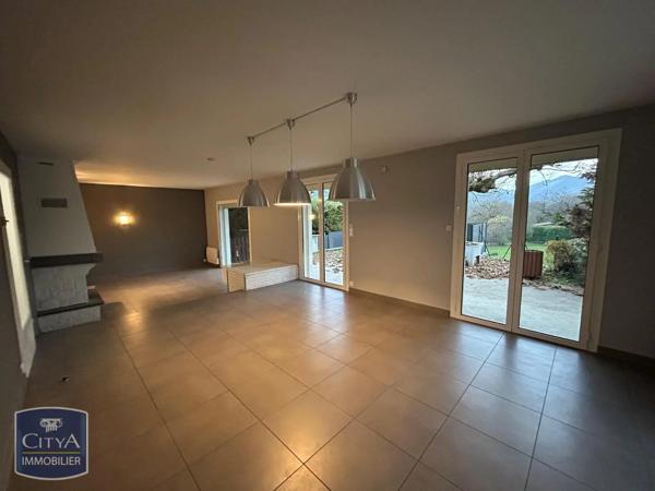 Maison à louer 6 pièces 193m² Alby-sur-Chéran (74540)