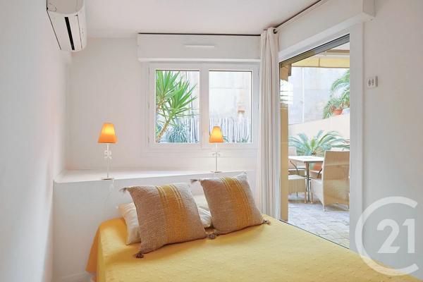 Appartement T3 à vendre  3 pièces - 64,20 m 2   BANDOL  - 83