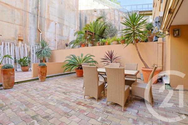 Appartement T3 à vendre  3 pièces - 64,20 m 2   BANDOL  - 83