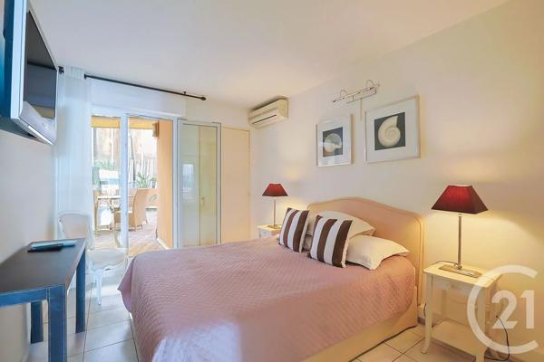 Appartement T3 à vendre  3 pièces - 64,20 m 2   BANDOL  - 83