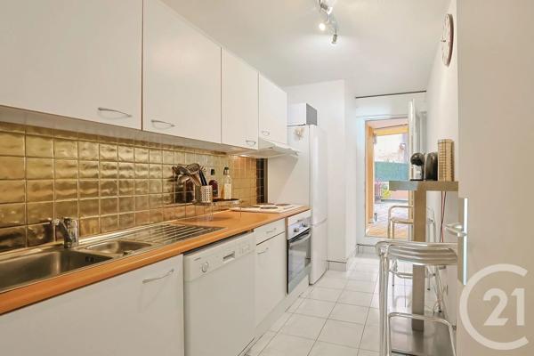 Appartement T3 à vendre  3 pièces - 64,20 m 2   BANDOL  - 83