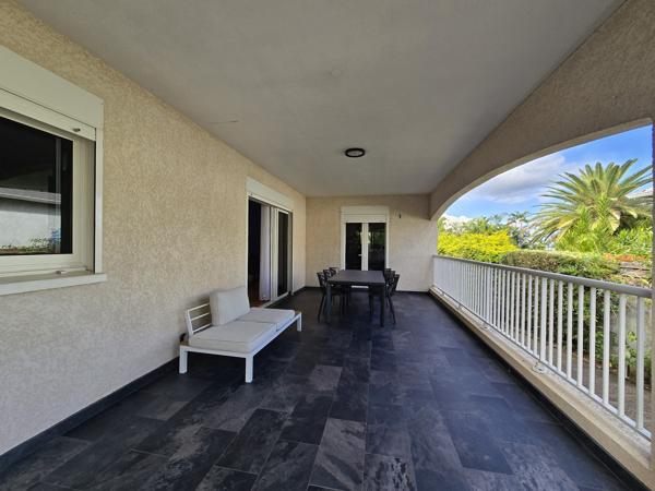 🌴 Superbe Villa de Plain-Pied Rénovée avec Piscine & Fort Potentiel - La Rivière, Saint-Louis