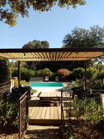 Villeneuve-lès-Avignon (30400) Maison de charme avec grand terrain