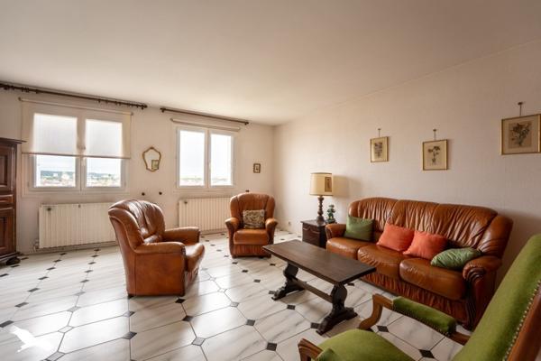 Appartement à vendre 165 000 € Bordeaux 2 p 54 m² DPE E