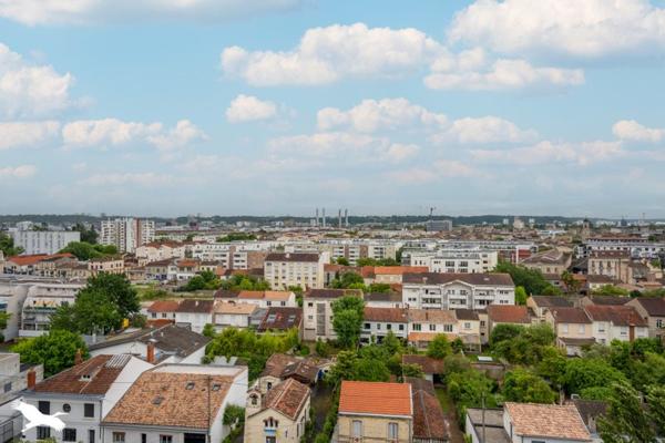 Appartement à vendre 165 000 € Bordeaux 2 p 54 m² DPE E