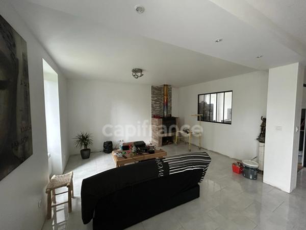 Maison à vendre 15 pièces THIVIERS (24)🔑 Lot de 4 logements avec revenus locatifs – Fort potentiel à Thiviers !