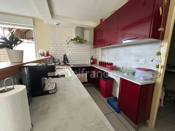 Maison à vendre 15 pièces THIVIERS (24)🔑 Lot de 4 logements avec revenus locatifs – Fort potentiel à Thiviers !