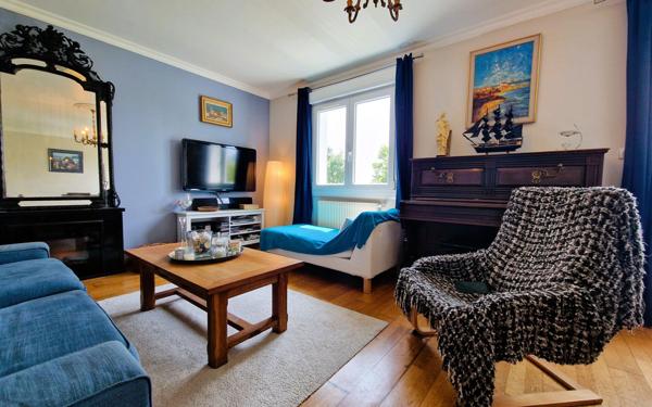 Maison à vendre    8 pièces • 181 m2 Plouhinec