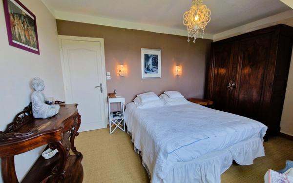 Maison à vendre    8 pièces • 181 m2 Plouhinec