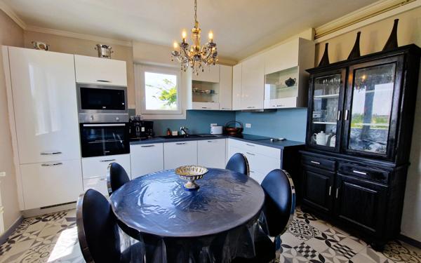 Maison à vendre    8 pièces • 181 m2 Plouhinec