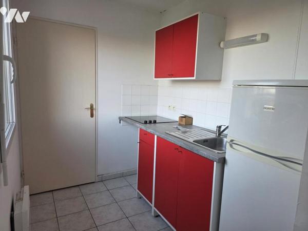 Appartement de type 2 en bon état dans une résidence sécurisée