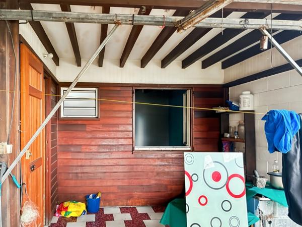 Maison bourbon bois à rénover de 97 m² avec mezzanine sur terrain de 343m2 – Enorme potentiel – Idéale famille nombreuse dans quartier paisible LA POSSESSION