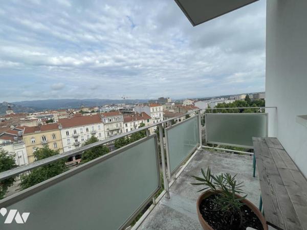 BEAU 4 PIECES EN ETAGE ELEVE 