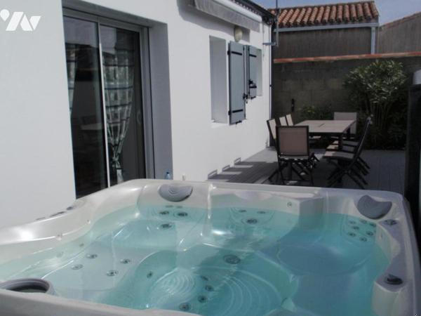 NOIRMOUTIER, CENTRE VILLE, EN IMPASSE, TROIS CHAMBRES