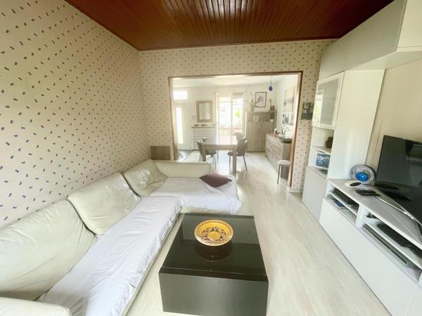 MAISON DE CHARME de 84 m2 avec un beau jardin (319m2) à deux pas du centre ville d' Athis-mons