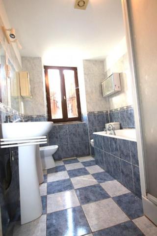 Corps de ferme de 540 m2 + annexes, sur 3700 m2