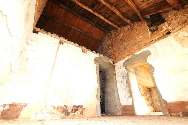 Corps de ferme de 540 m2 + annexes, sur 3700 m2