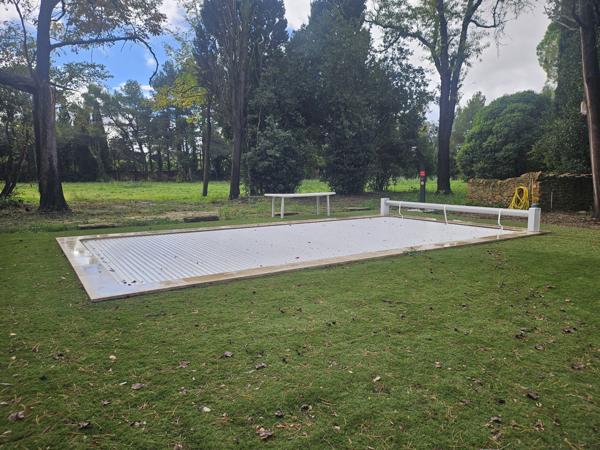 Orange (84100) Orange T5 meublé avec piscine dans propriété d'exception.