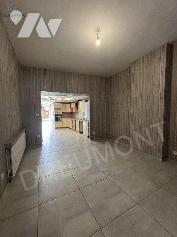 Maison semi mitoyenne à usage d'habitation