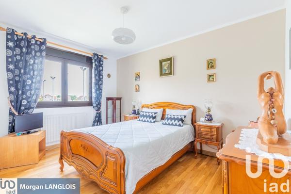 Maison 7 pièces de 121 m² à Viry-Châtillon (91170)