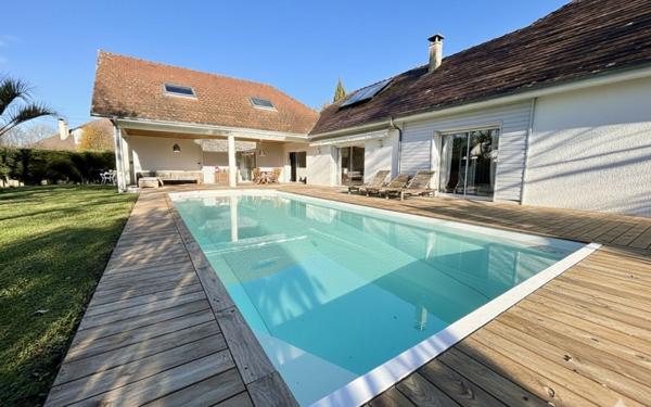 Maison à vendre    6 pièces •  Artiguelouve