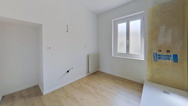 HYPER CENTRE AGEN – Appartement 132 m² entièrement rénové – 3 chambres – Petite copropriété