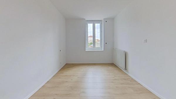 HYPER CENTRE AGEN – Appartement 132 m² entièrement rénové – 3 chambres – Petite copropriété