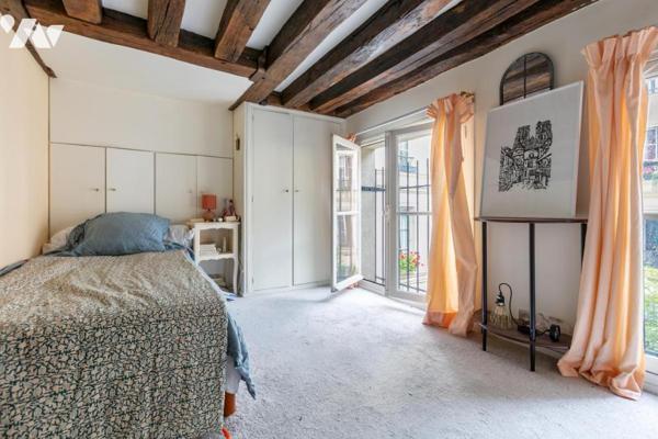 ILE SAINT LOUIS - Appartement 4 pièces - charme de l'ancien