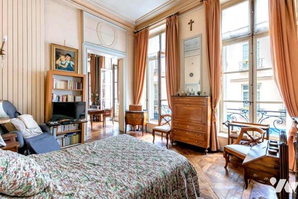 ILE SAINT LOUIS - Appartement 4 pièces - charme de l'ancien