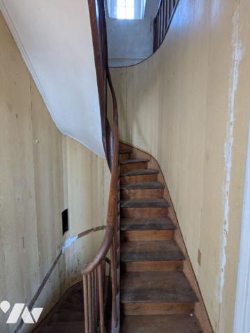 MAISON du XVIIIème siècle A RESTAURER  GARAGE + JARDIN.