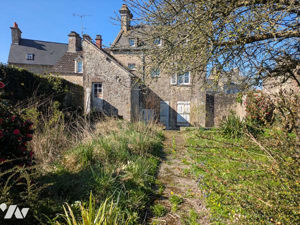 MAISON du XVIIIème siècle A RESTAURER  GARAGE + JARDIN.