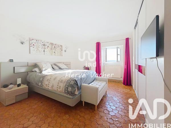 Appartement à vendre 6 pièces 184,39 m² Porte des Pierres Dorées