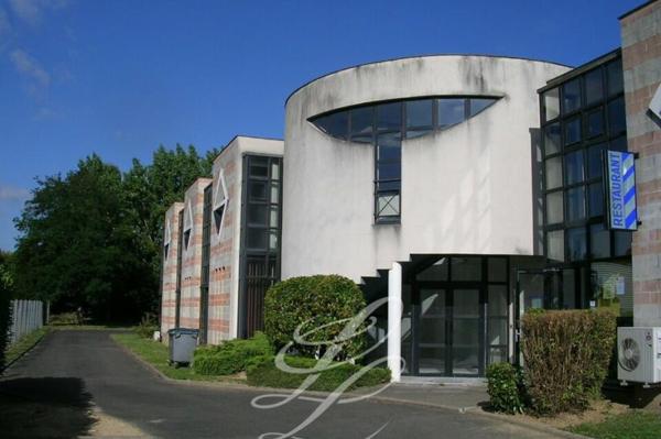 Location - BUREAUX 241 m 2