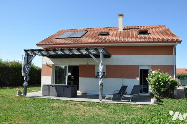 BORDERES-SUR-L'ECHEZ, maison construite en 2013, trois chambres, 94 m2,  jardin. Abri voitures.