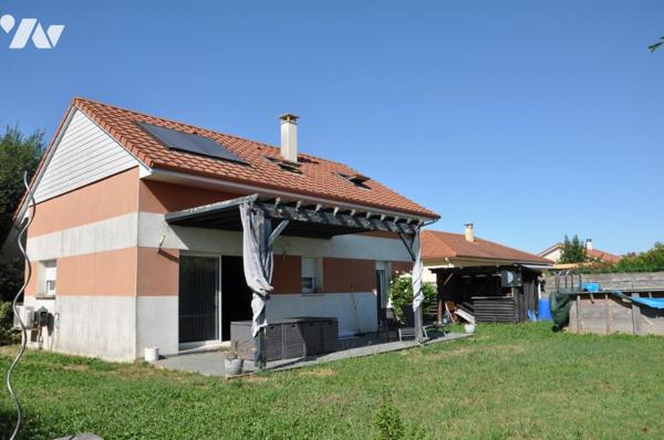 BORDERES-SUR-L'ECHEZ, maison construite en 2013, trois chambres, 94 m2,  jardin. Abri voitures.